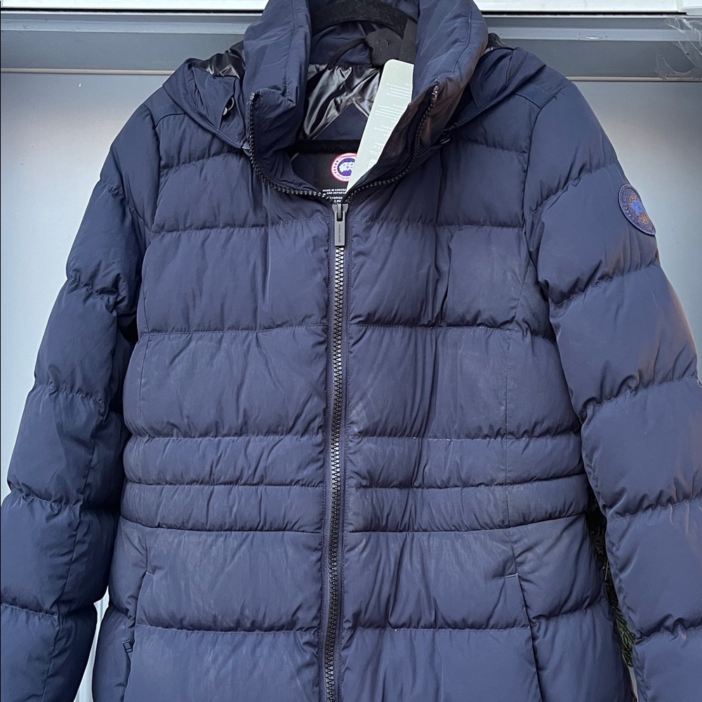 NWT- Canada Goose Women’s Aurora Parka- Size Large/Navy